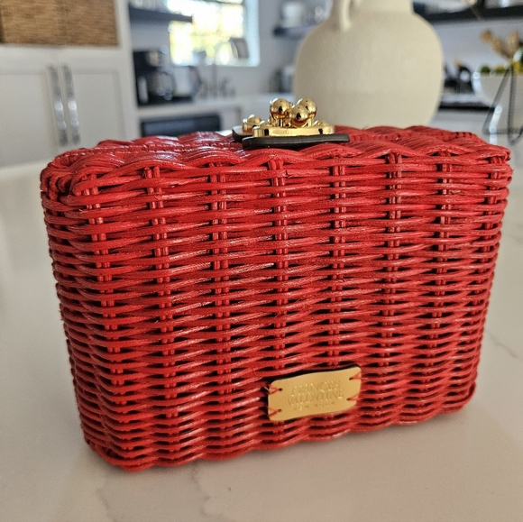 FRANCES VALENTINE BASKET

Paige Wicker Clutch